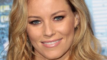 Elizabeth Banks: One of the most successful and popular American actresses and filmmakers in Hollywood.