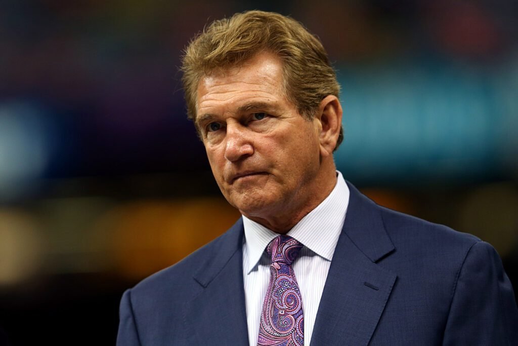 What are the achievements of Joe Theismann?